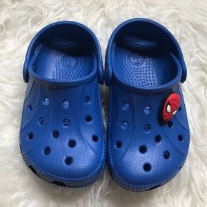 NWOT blue crocs 6/7